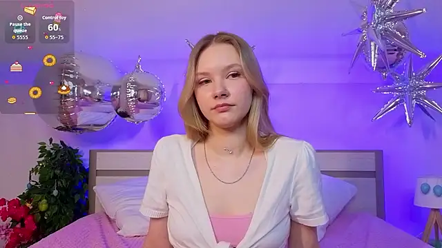 StaceyyJones online show from April 1, 10:38 am