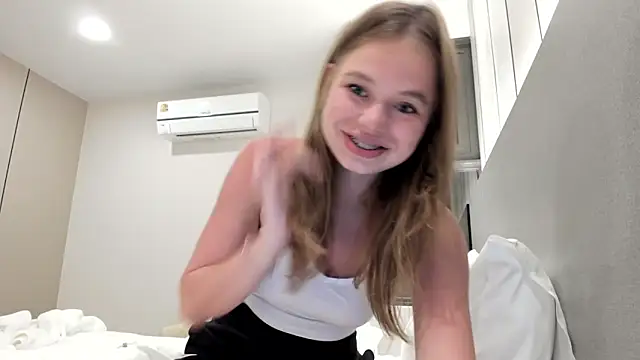 jinooox online show from April 18, 1:35 pm