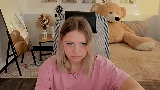 BlossomVibe online show from April 13, 11:00 am