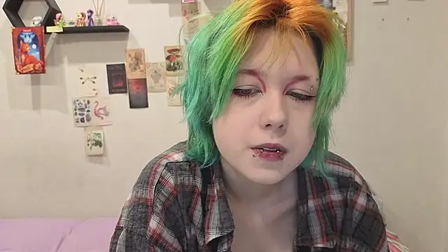 LittleKittenStar online show from May 31, 6:09 pm