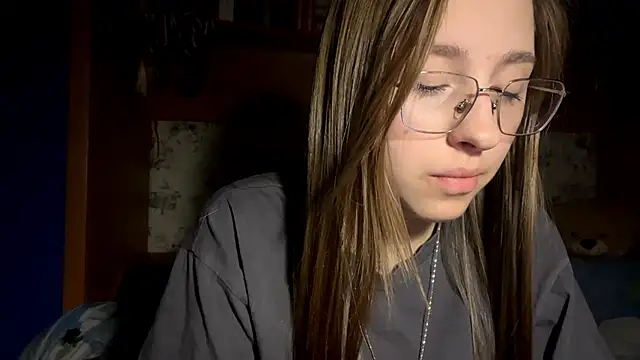 Vickyfaith online show from April 8, 9:39 pm