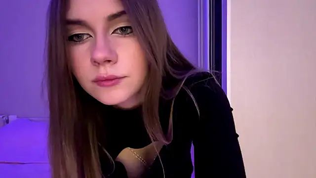 AliaShawase online show from April 13, 8:31 pm