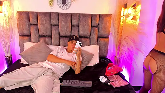 buda cataleya online show from April 8, 11:45 am