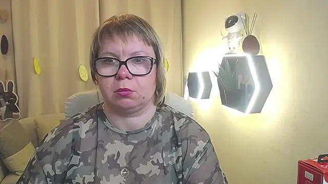 BonnnyBoobsy online show from April 13, 8:04 am