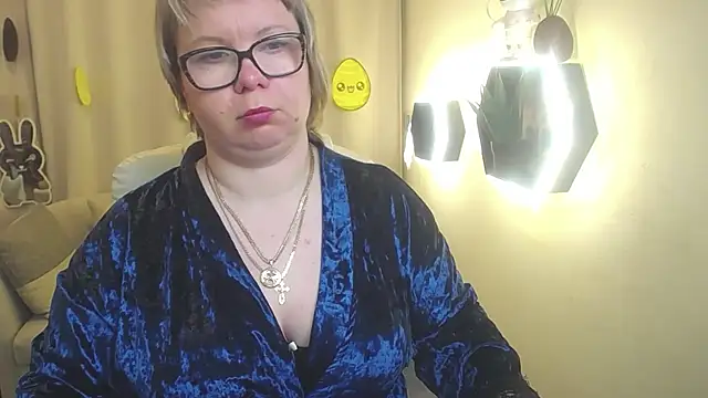 BonnnyBoobsy online show from April 14, 8:14 am