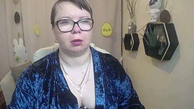 BonnnyBoobsy online show from April 8, 6:04 am