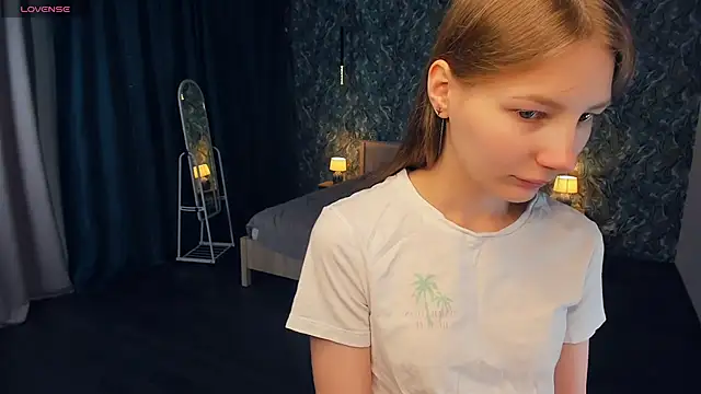 AndriaWhitford online show from April 7, 6:48 am