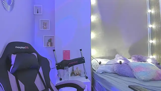 Littletammy4u online show from April 13, 3:02 pm