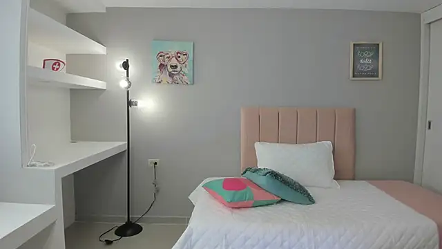 Violetta keller online show from April 10, 1:39 pm