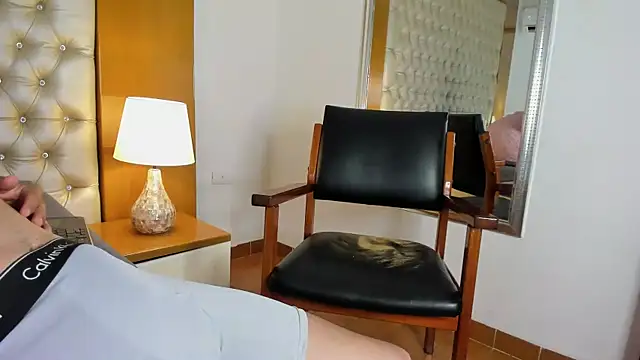 JulietaandRomeo online show from April 17, 4:25 am