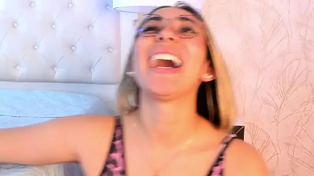 EimyBlake online show from April 12, 7:55 am