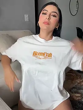 KattyCollins  online show from April 7, 7:27 pm