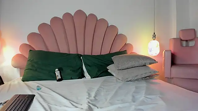 SabrinaVantress online show from March 21, 8:19 am