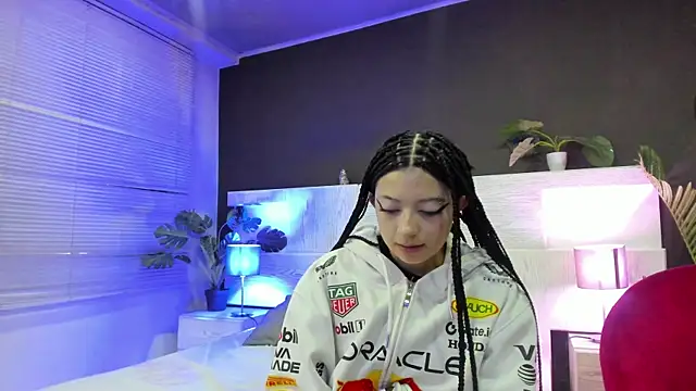 shiny foxeyes online show from April 11, 10:35 pm