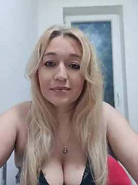 LexaVelure online show from April 16, 9:50 pm