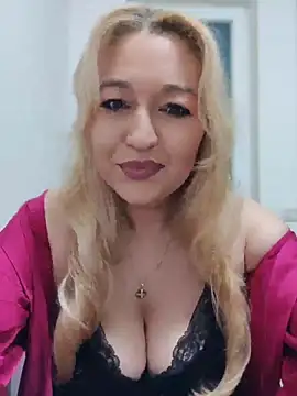 LexaVelure online show from April 5, 9:25 pm