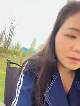 lucyxiaolulu online show from April 12, 7:55 am