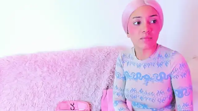 estrellaO O online show from April 9, 12:02 am