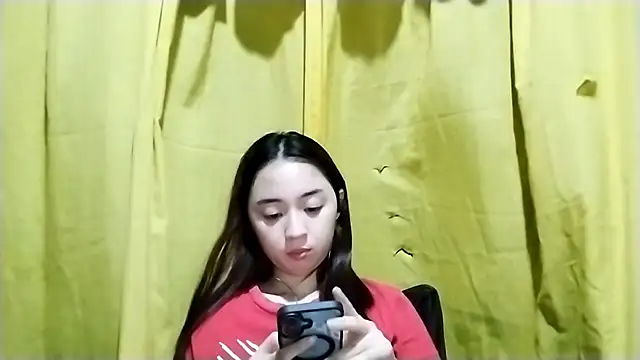 LenoraLacassagne online show from April 11, 5:27 pm