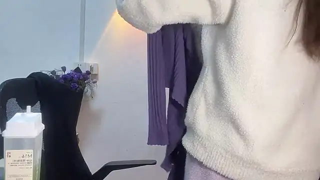 leilei998 online show from April 11, 11:47 am