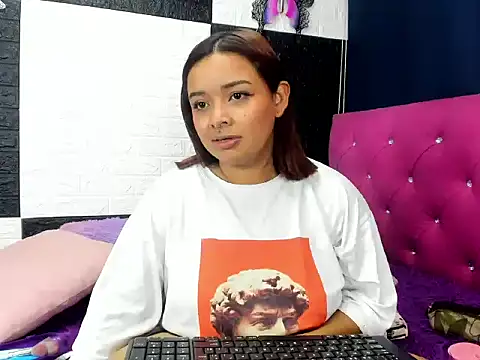 SofiiaCutee online show from March 23, 1:34 am