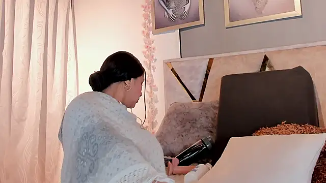 Mrs Daniels online show from April 7, 12:34 am