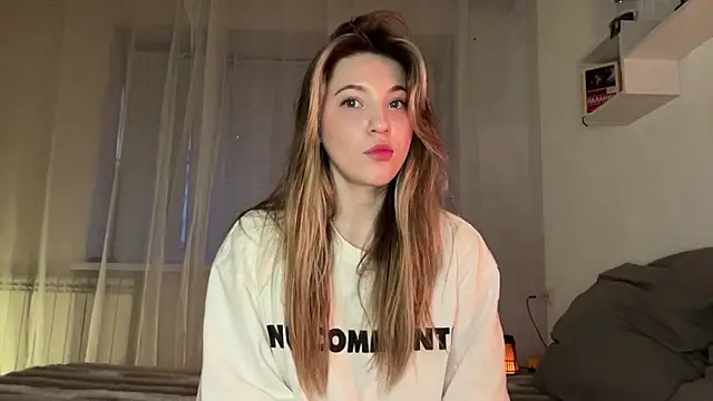 1Kellynaive online show from April 1, 4:15 pm