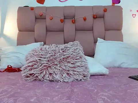 Keilafoxx18 online show from April 7, 1:35 pm