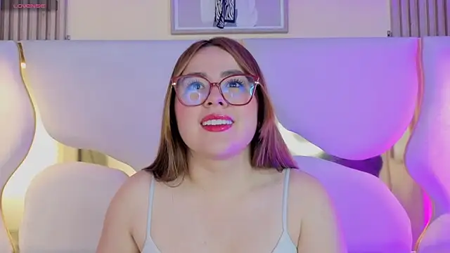 Renata Jones1 online show from April 8, 11:56 am