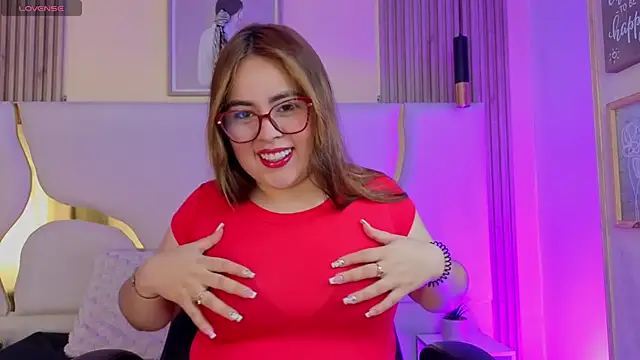 Renata Jones1 online show from April 11, 12:09 pm