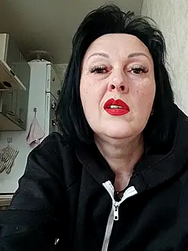 HelgaDennis online show from April 4, 4:06 pm