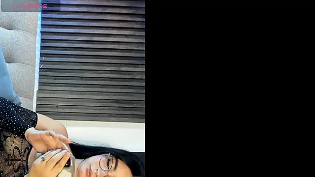  emily gilll  online show from March 27, 8:09 pm