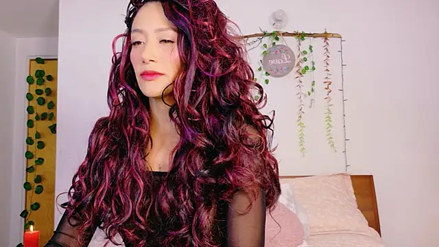 Ajua  Uva online show from April 8, 12:13 am