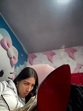 Anitta  LS online show from April 10, 8:04 pm