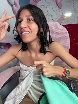 Anitta  LS online show from March 25, 8:23 pm