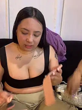 -Zoe Jack- online show from April 4, 12:59 pm