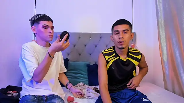 your d0ll1 online show from April 7, 1:13 pm