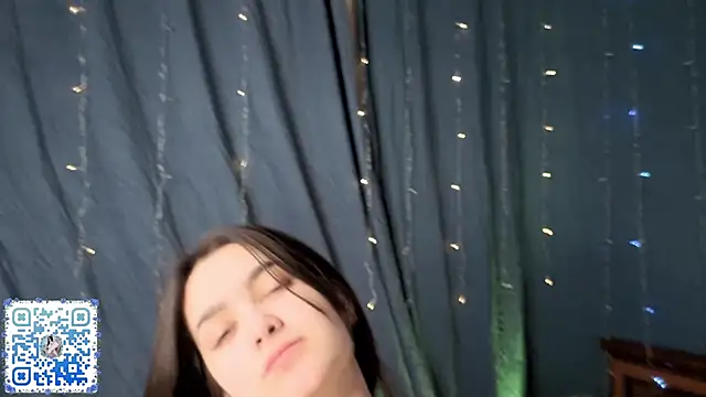 LuciKardos online show from April 10, 7:31 pm