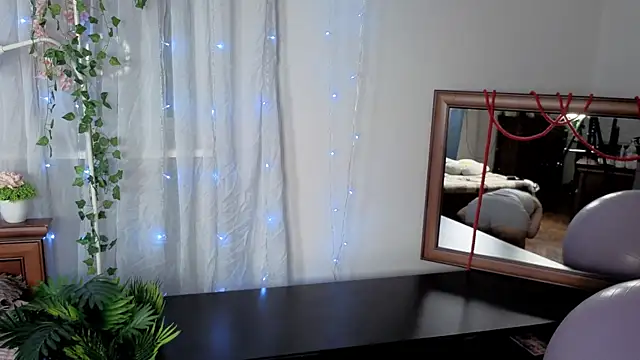 LuciKardos online show from April 14, 8:09 pm