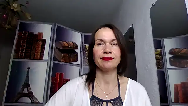 Selena Moo online show from April 15, 9:10 am