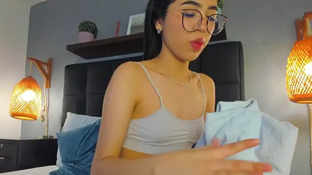 sofi alix online show from April 7, 8:11 pm