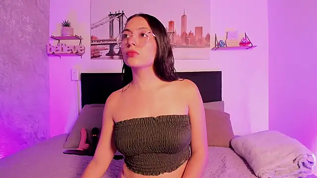 SofiaLujan  online show from March 30, 11:26 pm