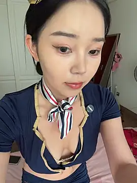 kiki-chloe online show from April 12, 6:38 am