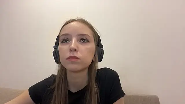 TanjaBrounson online show from March 23, 1:17 pm