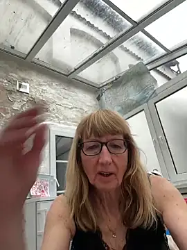 MatureKim online show from April 15, 5:35 pm