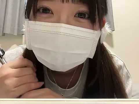 y-u-r-a-33 online show from March 26, 3:52 am