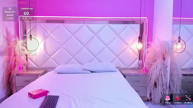 khathieeBelle online show from April 6, 6:42 pm