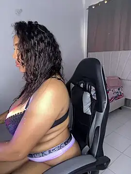 paolalvhl68 online show from March 25, 5:05 pm