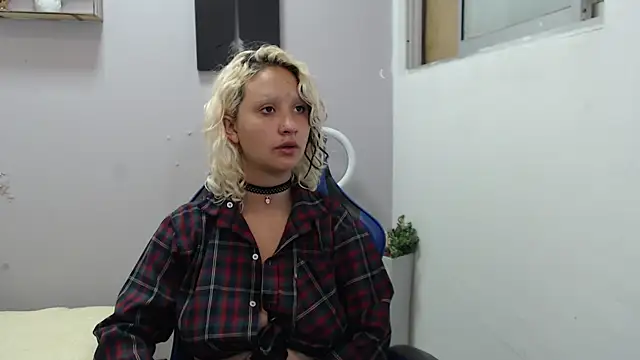 dafne kim online show from April 10, 12:55 pm