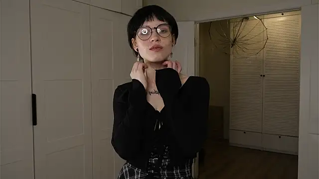 RubieNibbs online show from March 27, 7:58 pm